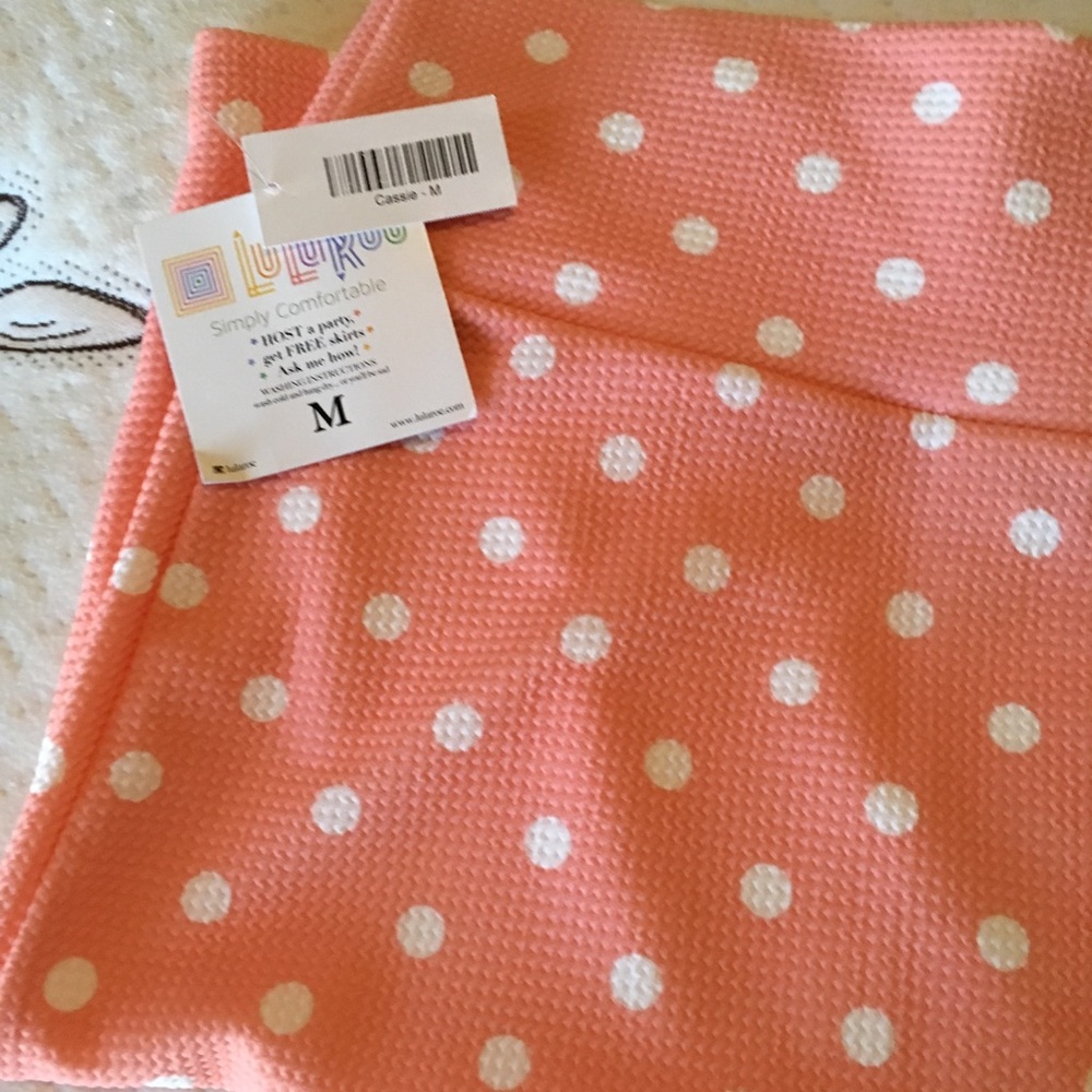 M Lularoe NWT cassie