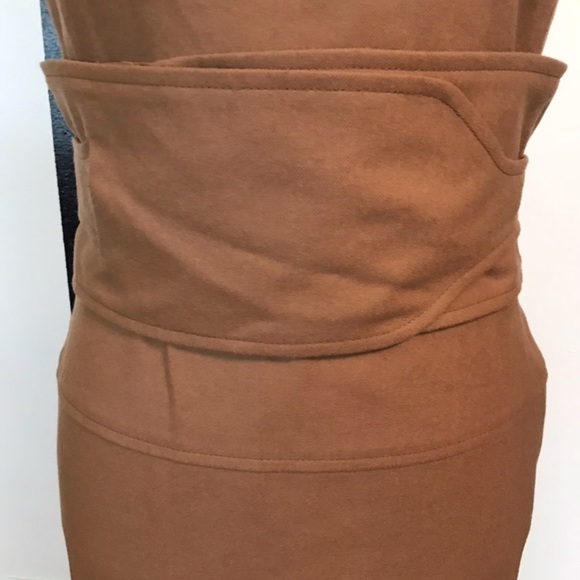 ❌SOLD❌ GUCCI Camel Wool Midi Dress - Picture 6 of 7