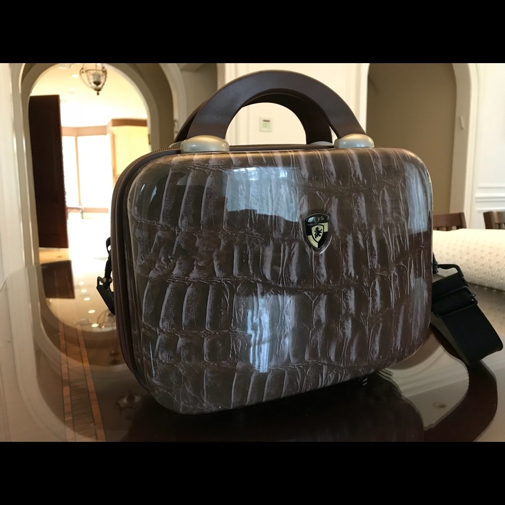 Heys travel mini purse