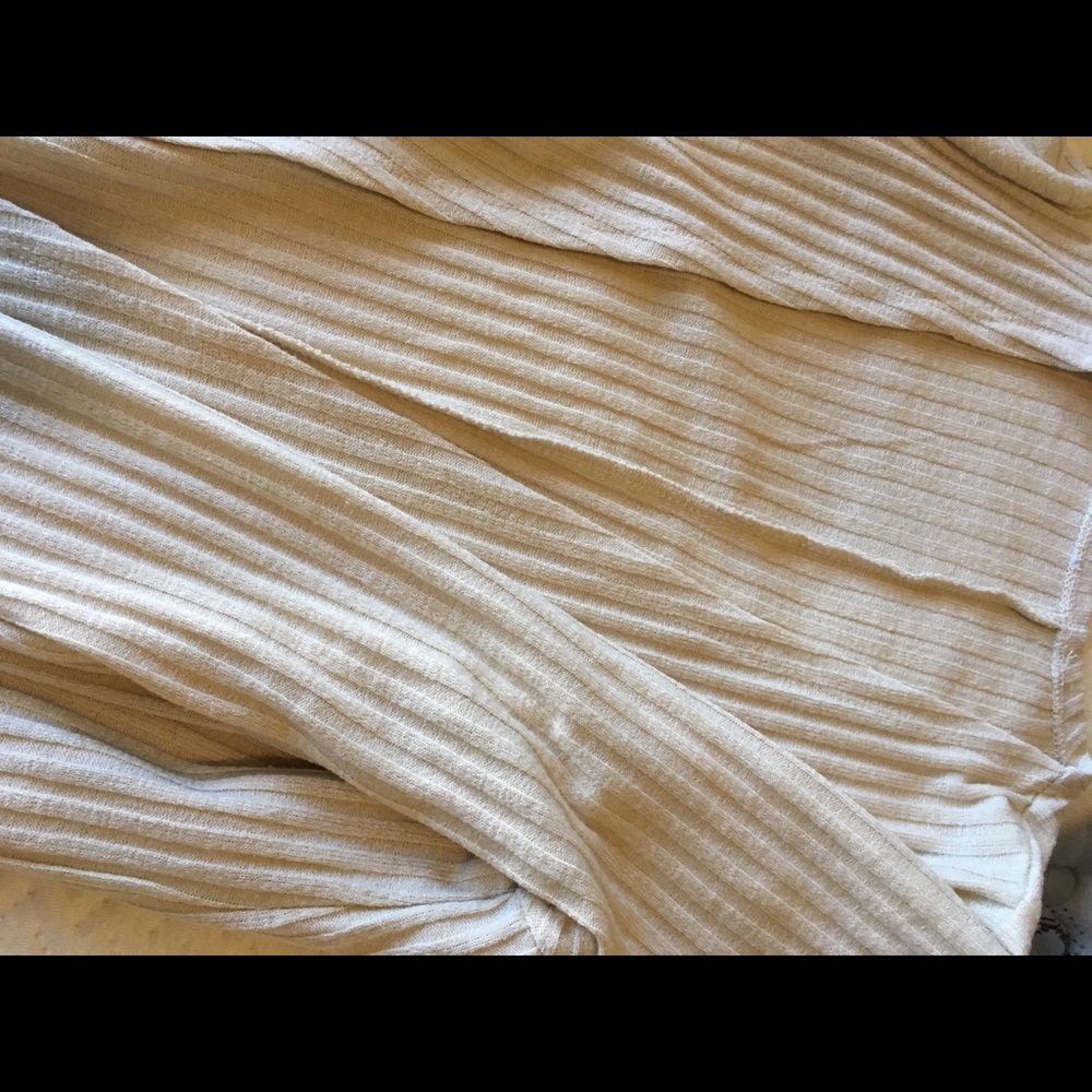 Small cream/beige Lularoe Sarah