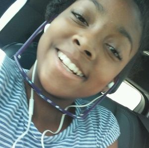 Meet your Posher, Olivia