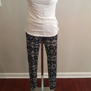 💕Maurices Pattern Leggings💕