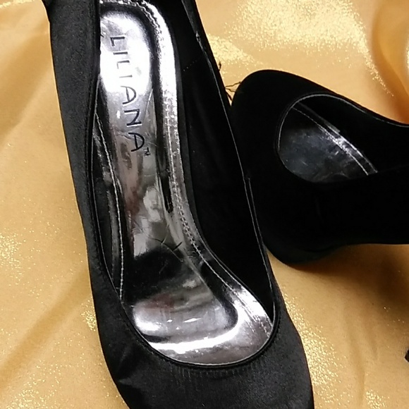 Shoes - Picture 3 of 8