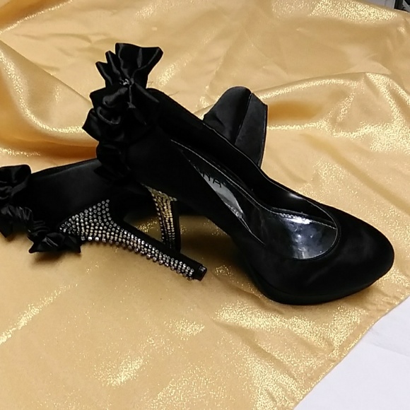 Shoes - Picture 8 of 8