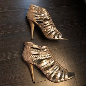 METALLIC GOLD STRAPPY RHINESTONE OPEN TOE SHOE 7.5