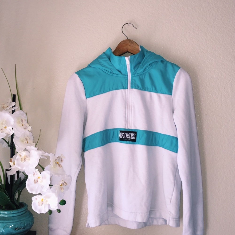 pink victoria’s secret hoodie 💙