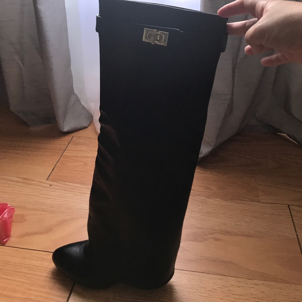 Black boots