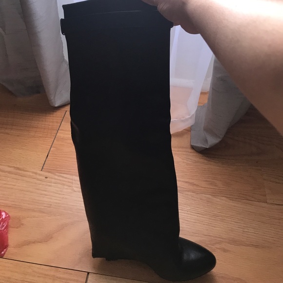 Black boots - Picture 2 of 8