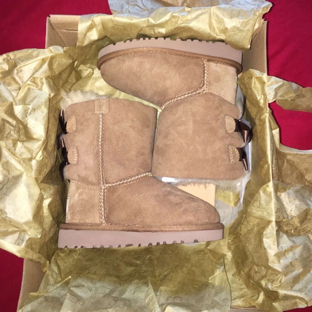 Ugg bow tie boots