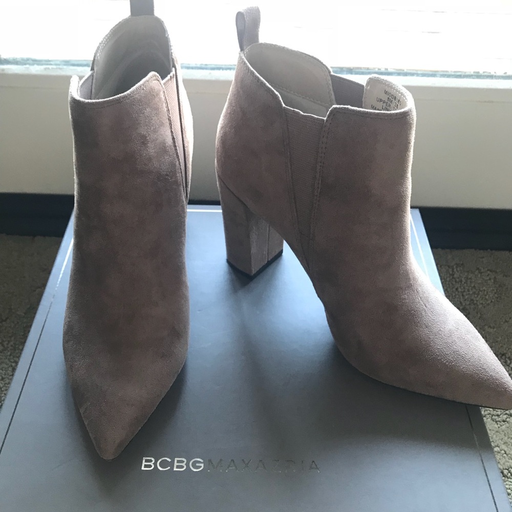 BCBGMAXAZRIA booties US 8