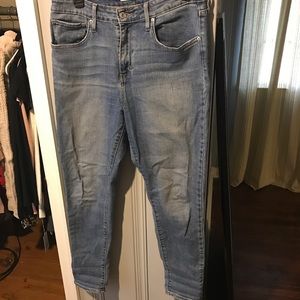 Levi's 721 High Rise Skinny - 31 Waist