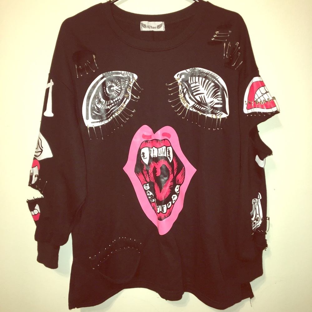 BLACK SWEATER *SOLD* ❌❌ - Picture 1 of 4