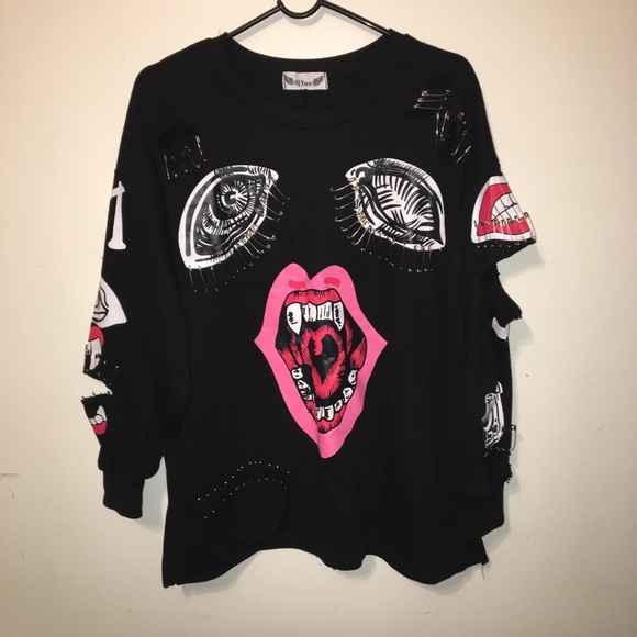 BLACK SWEATER *SOLD* ❌❌ - Picture 2 of 4