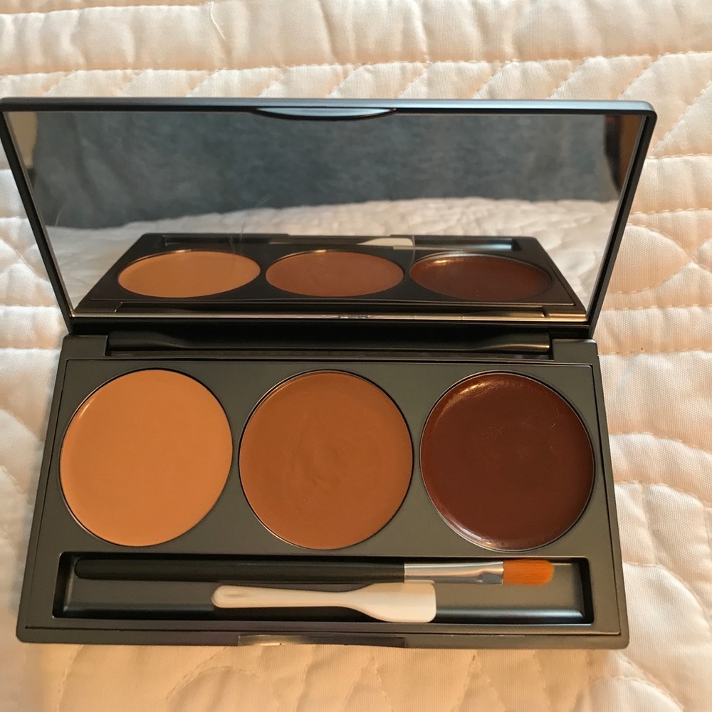 Three Custom Color Specialists concealer - Picture 1 of 5