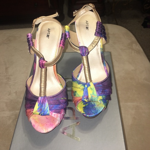 Heels - Picture 1 of 5