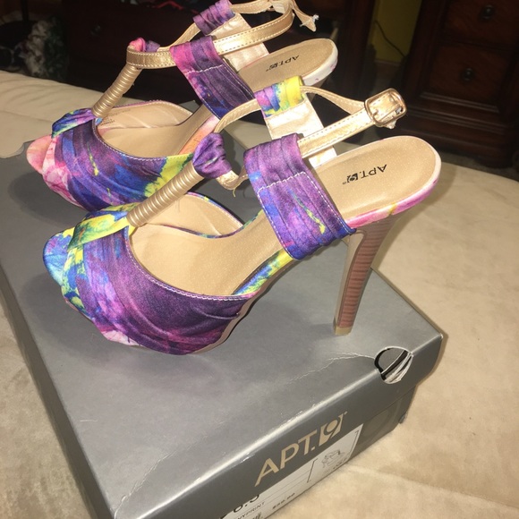 Heels - Picture 4 of 5