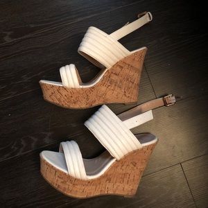 WHITE WEDGES WITH WOOD HEEL SIZE 8
