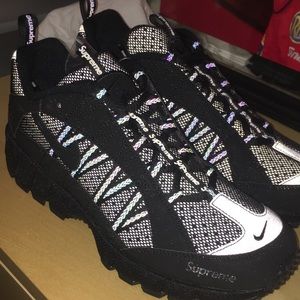 Supreme x Nike Air Humaras