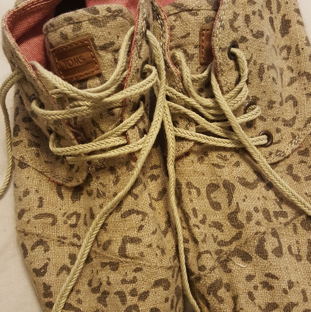 Toms shoes, leopard print