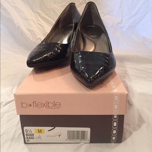 B-flexible by Bandolino black kitten heels