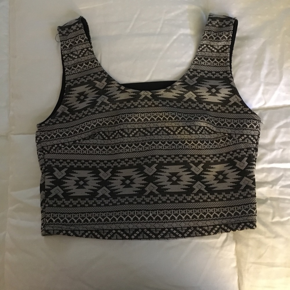 ❗️❗️LAST CHANCE❗️❗️Tribal open back crop top