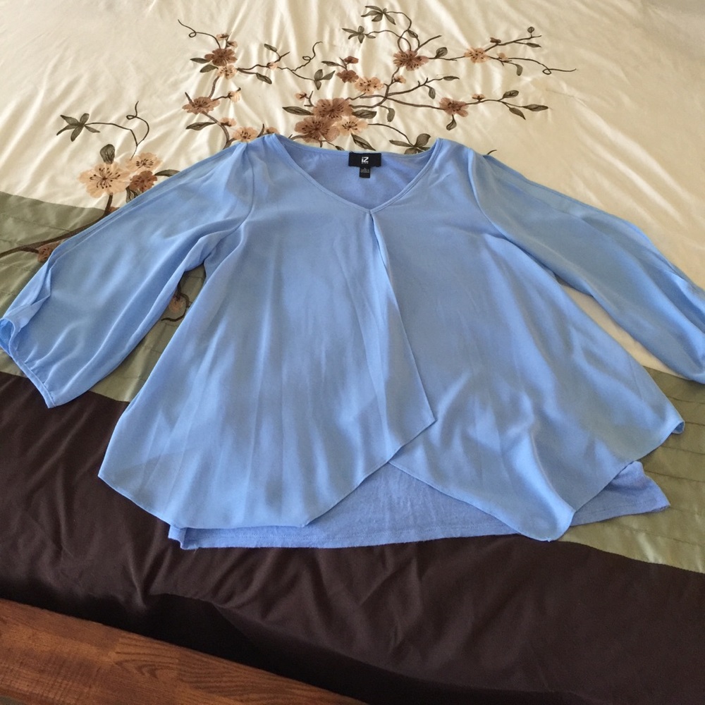 Light blue open sleeve with tee shirt attach top