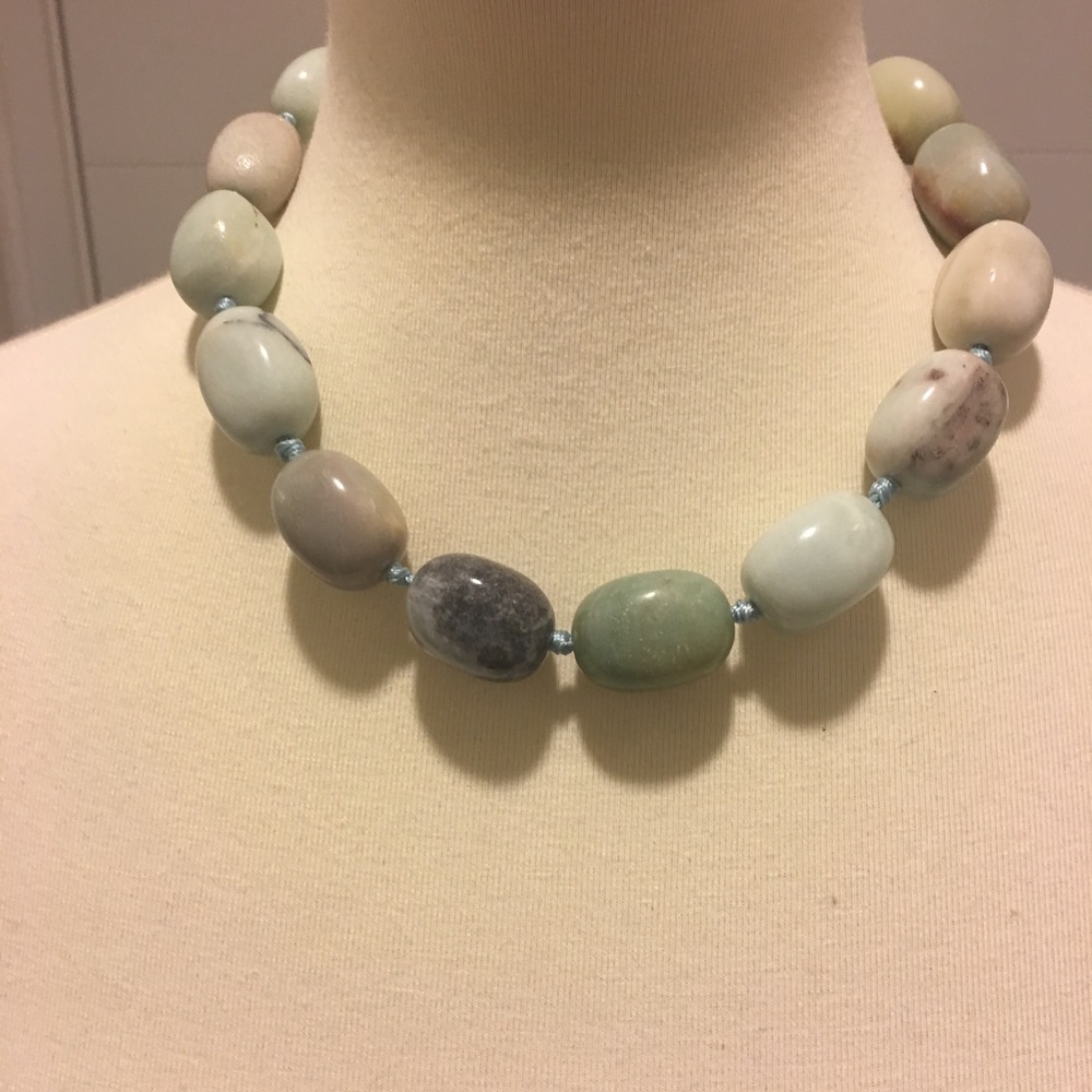 Smooth agate bead statement choker necklace