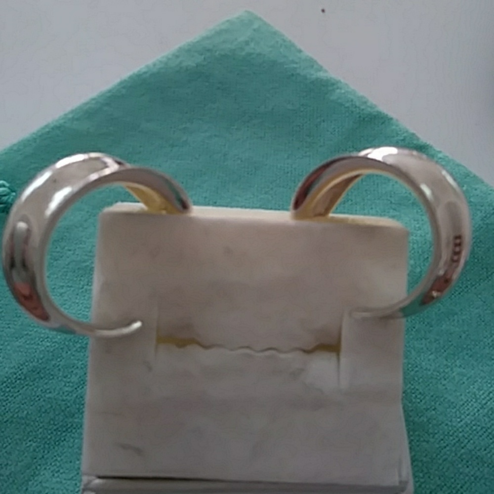 🌟TIFFANY & Co. - VINTAGE  HOOPS!