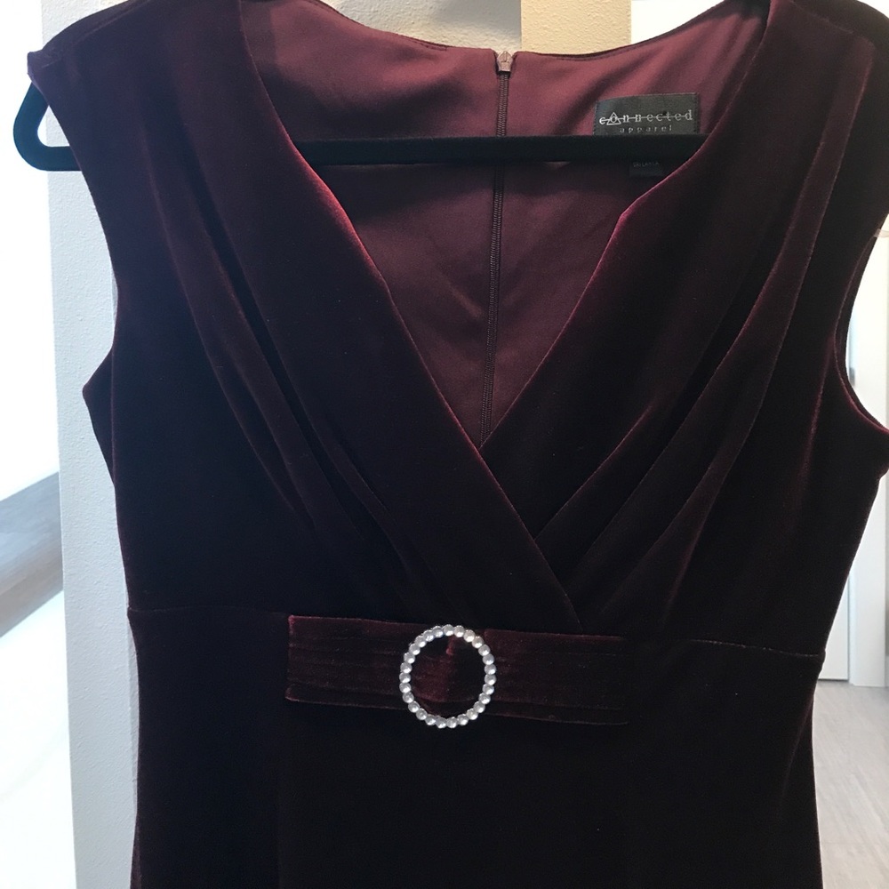 💗🎊Party Burgundy velvet dress size 6