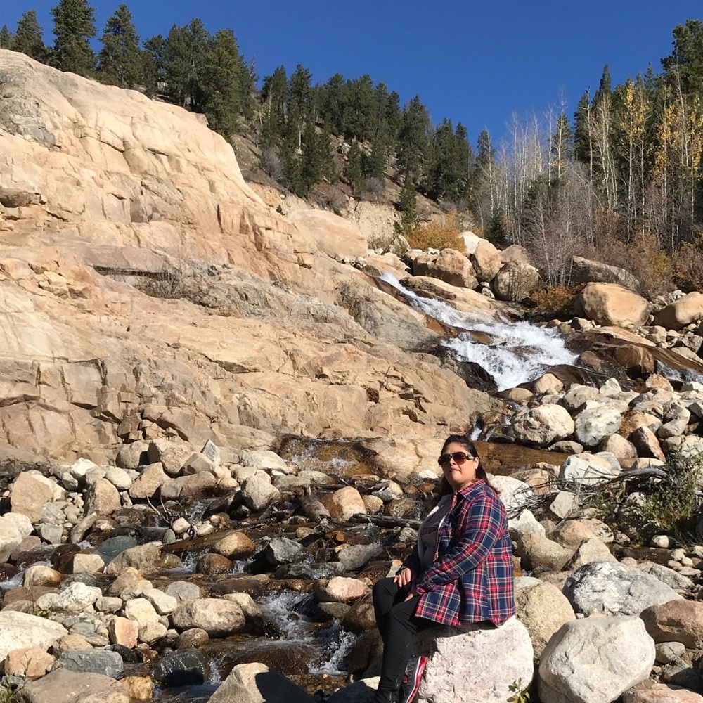 Meet your Posher, Elizabeth