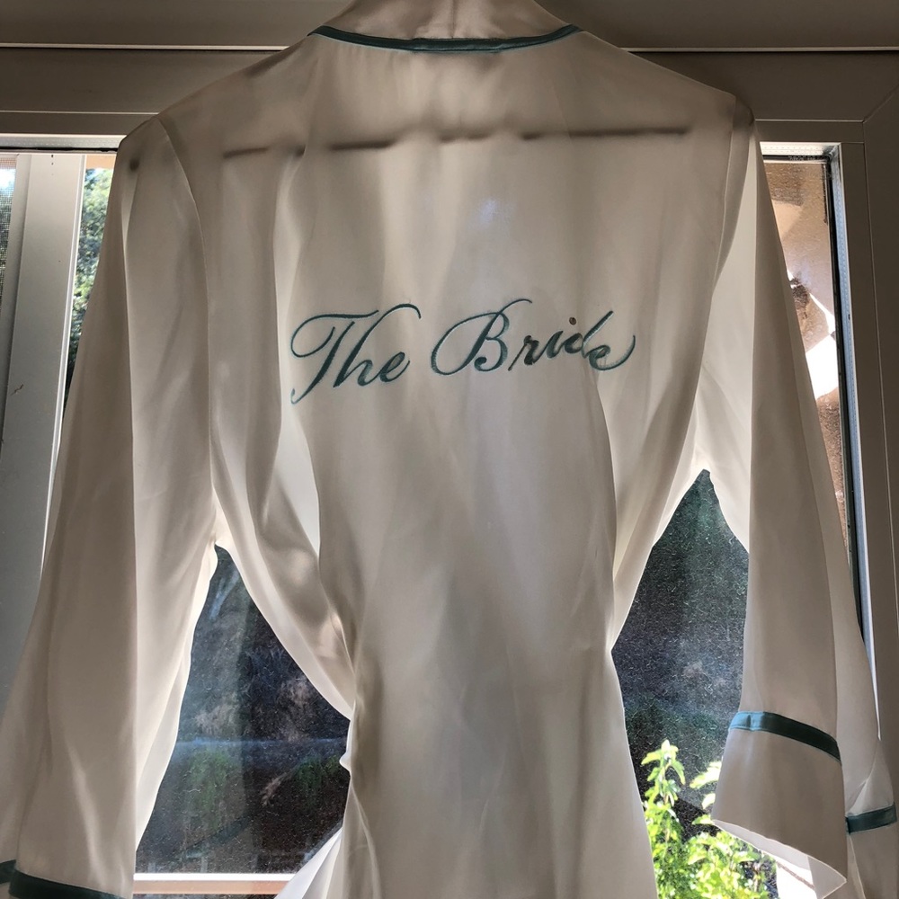Linea Donatella White Bridal Robe NWT