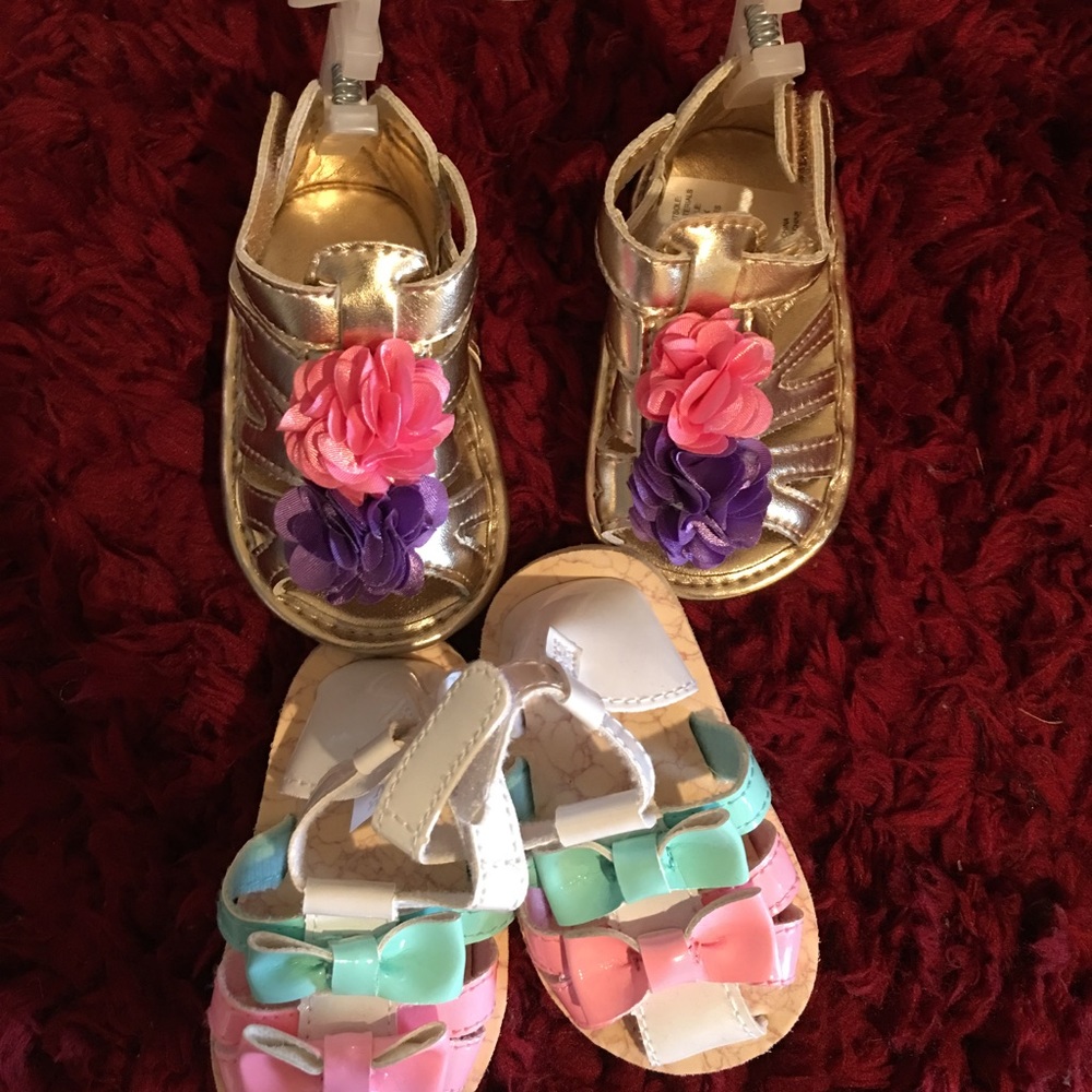 2 pairs of shoes