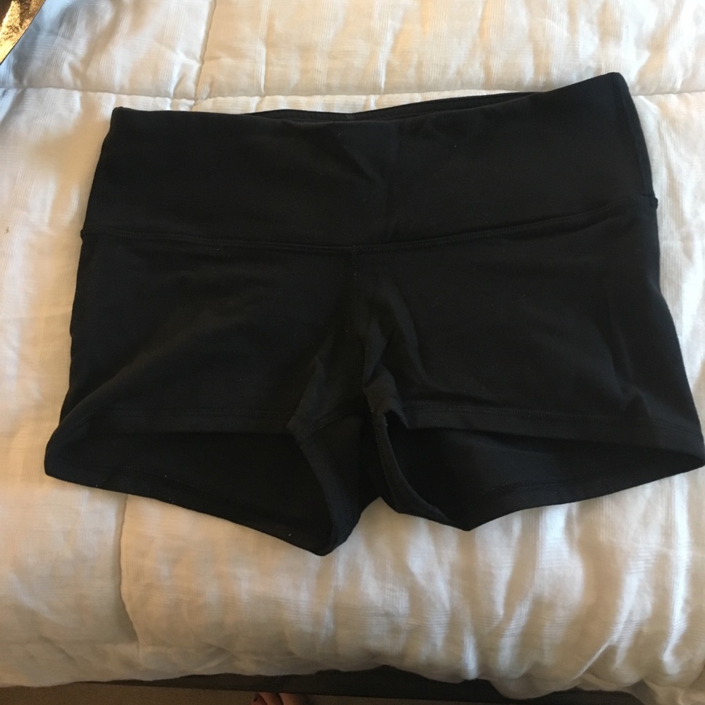 Lululemon booty shorts