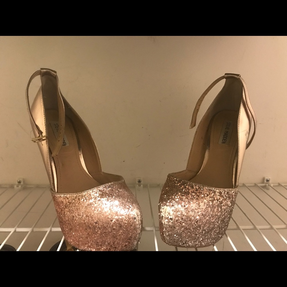 Steve Madden Glitter gold platform pumps
