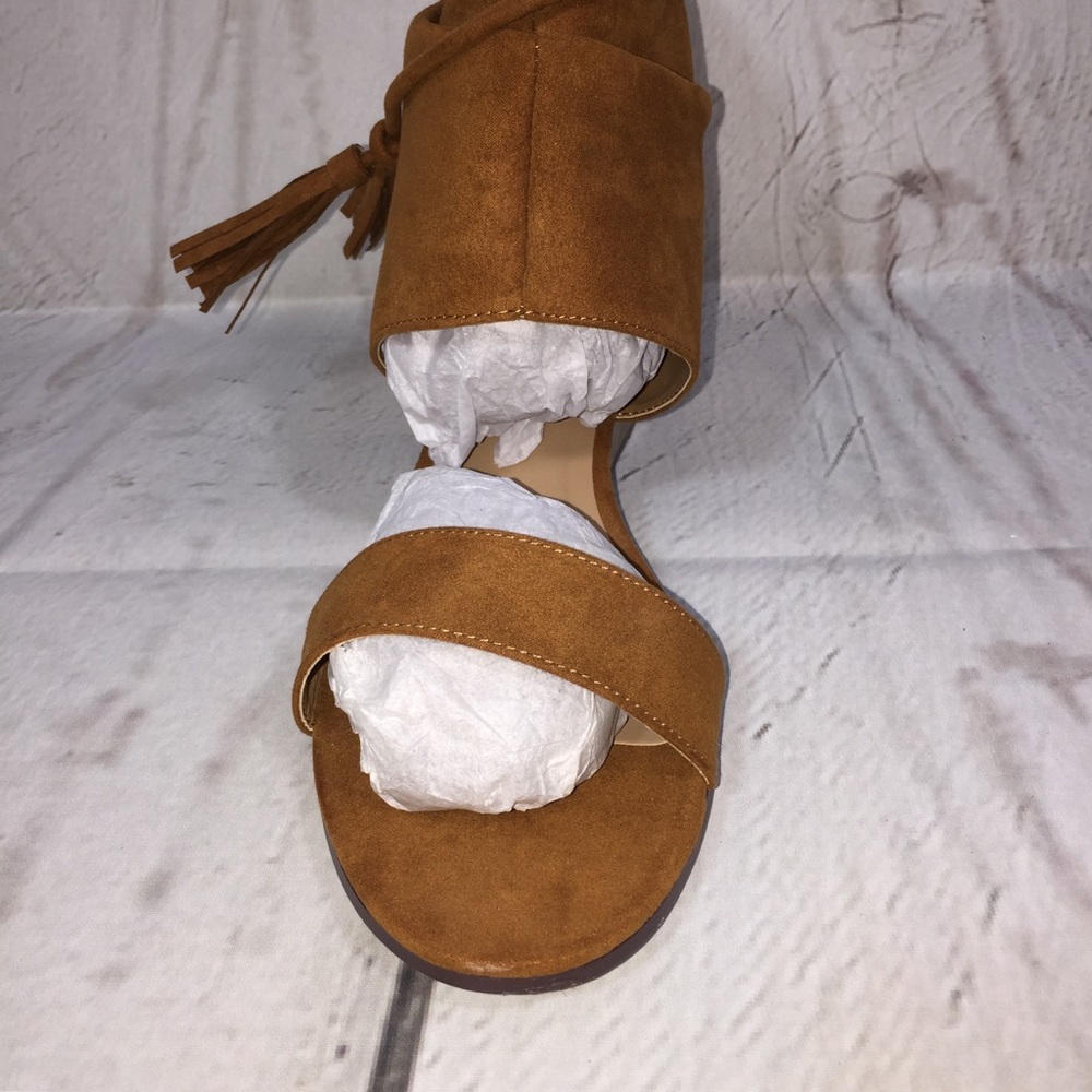 NWT Sandals with tassel tie - Picture 4 of 4