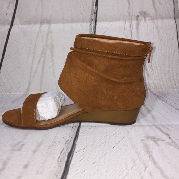 NWT Sandals with tassel tie - Picture 2 of 4