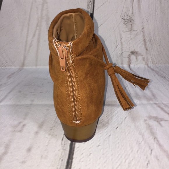 NWT Sandals with tassel tie - Picture 3 of 4