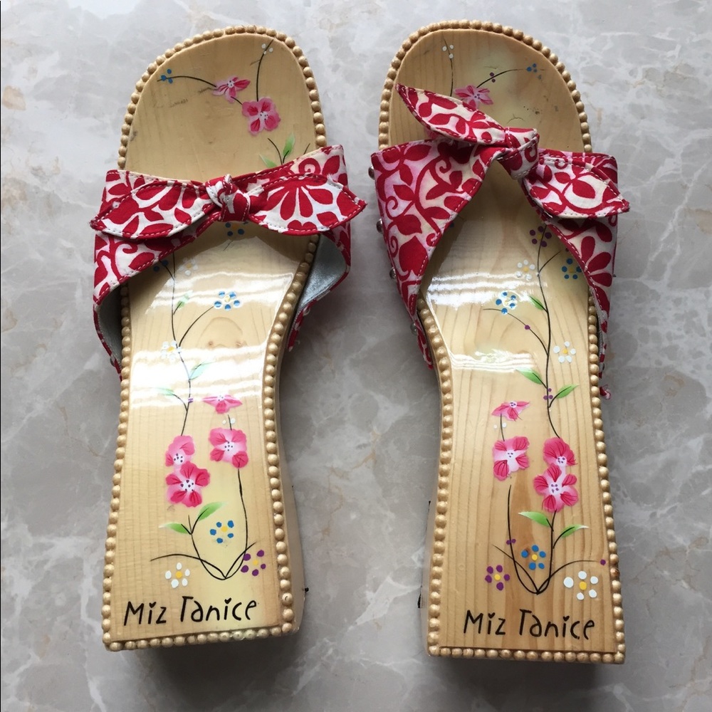 Women’s red sandal wood heel clogs