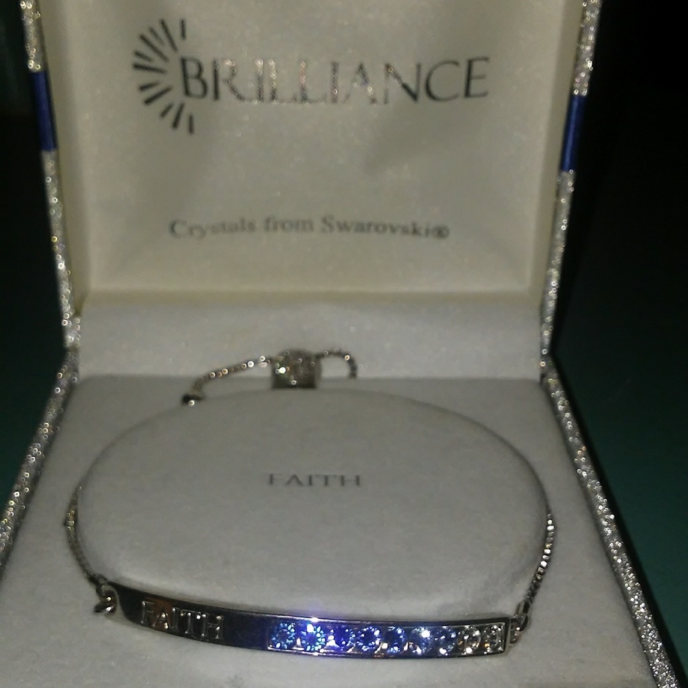 💎Authentic Swarovski Crystals💎 - Picture 1 of 3