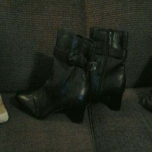 Bandolino blk leather ankle boot