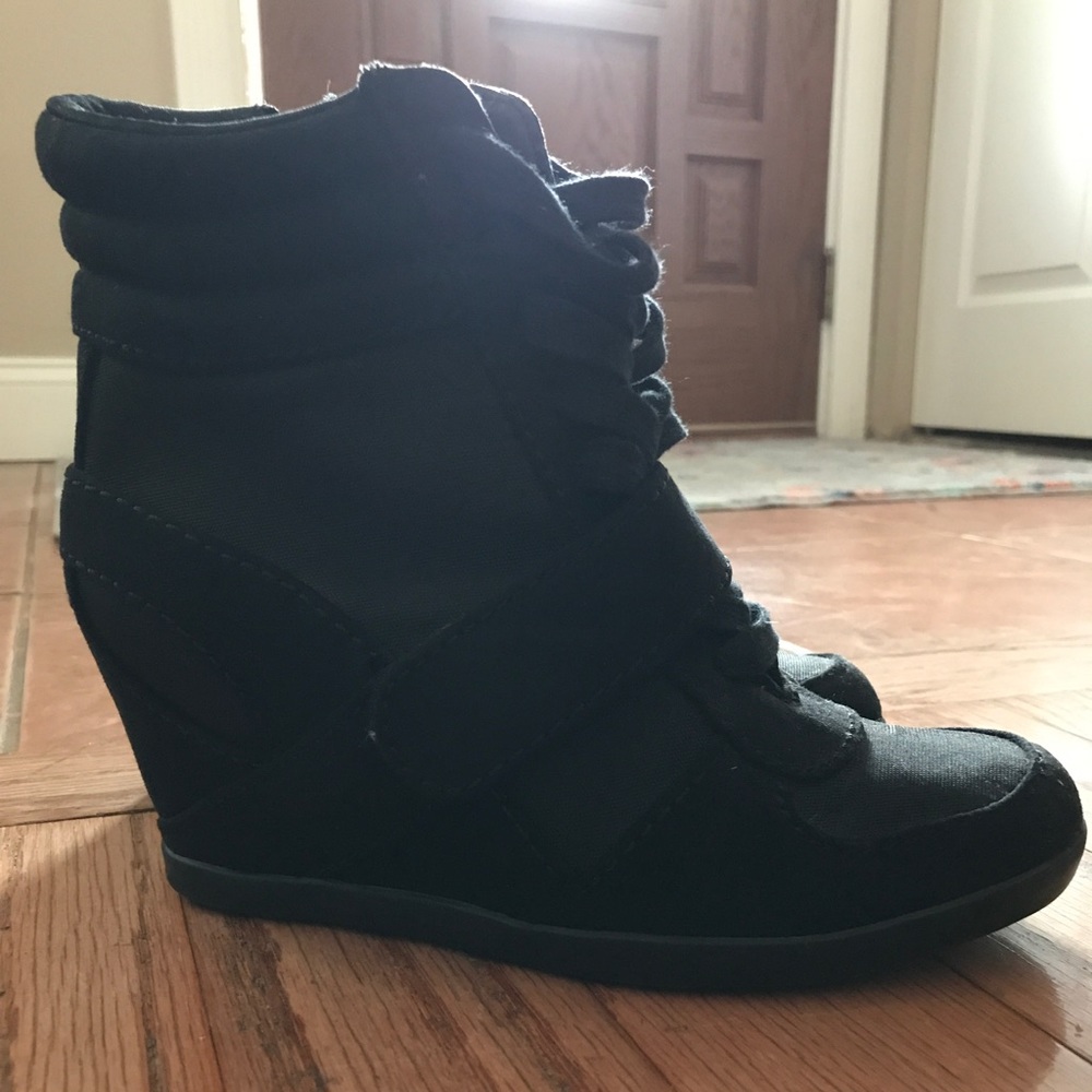 Vera Wang Sneaker Heel