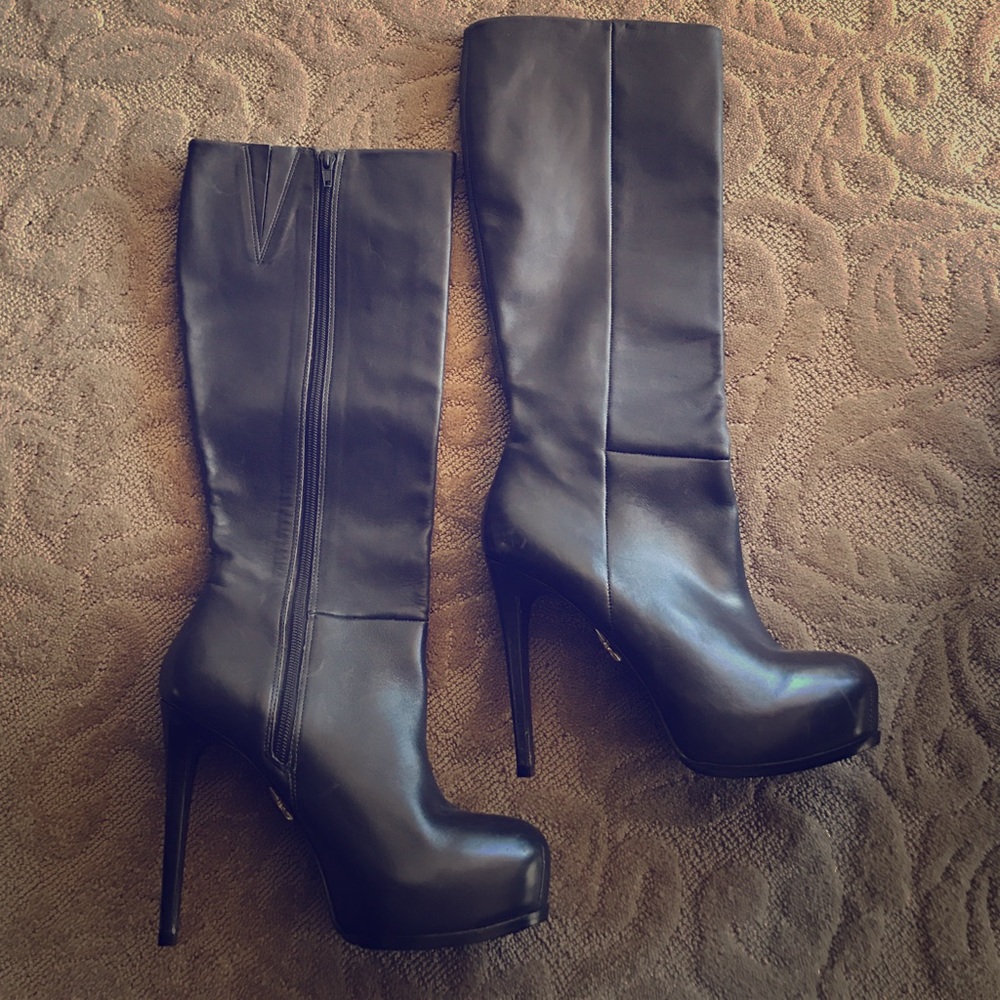 Pour La Victoire Platform Beret Boot / 8