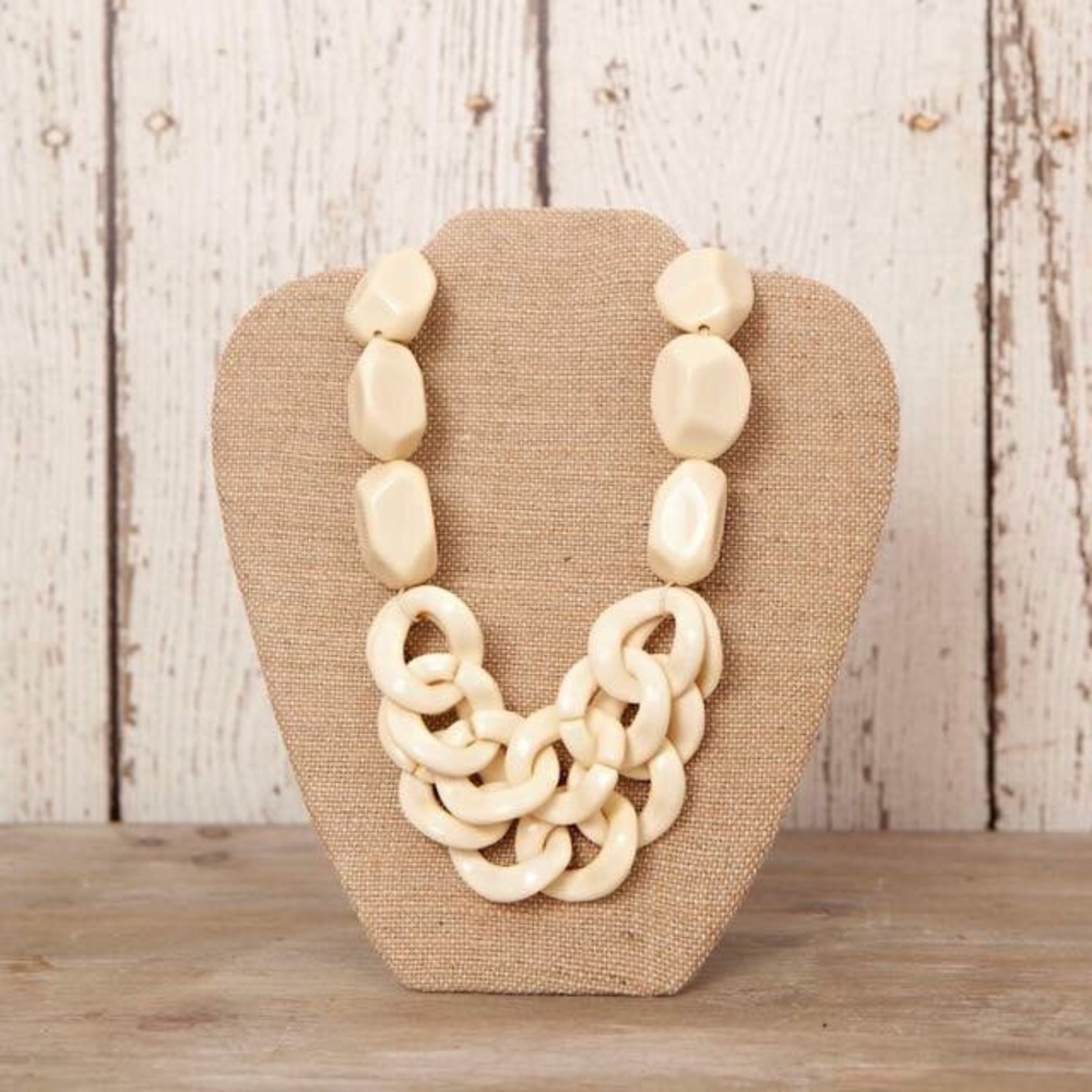 Creme Chain link necklace! NWT