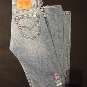 Levi's skinny jeans W25 L 32 but can fit to 26