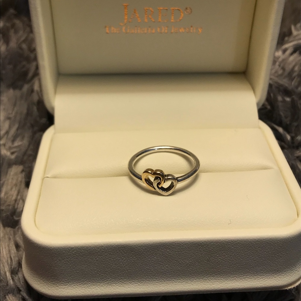 Pandora Ring — authentic w/ receipt— Like New