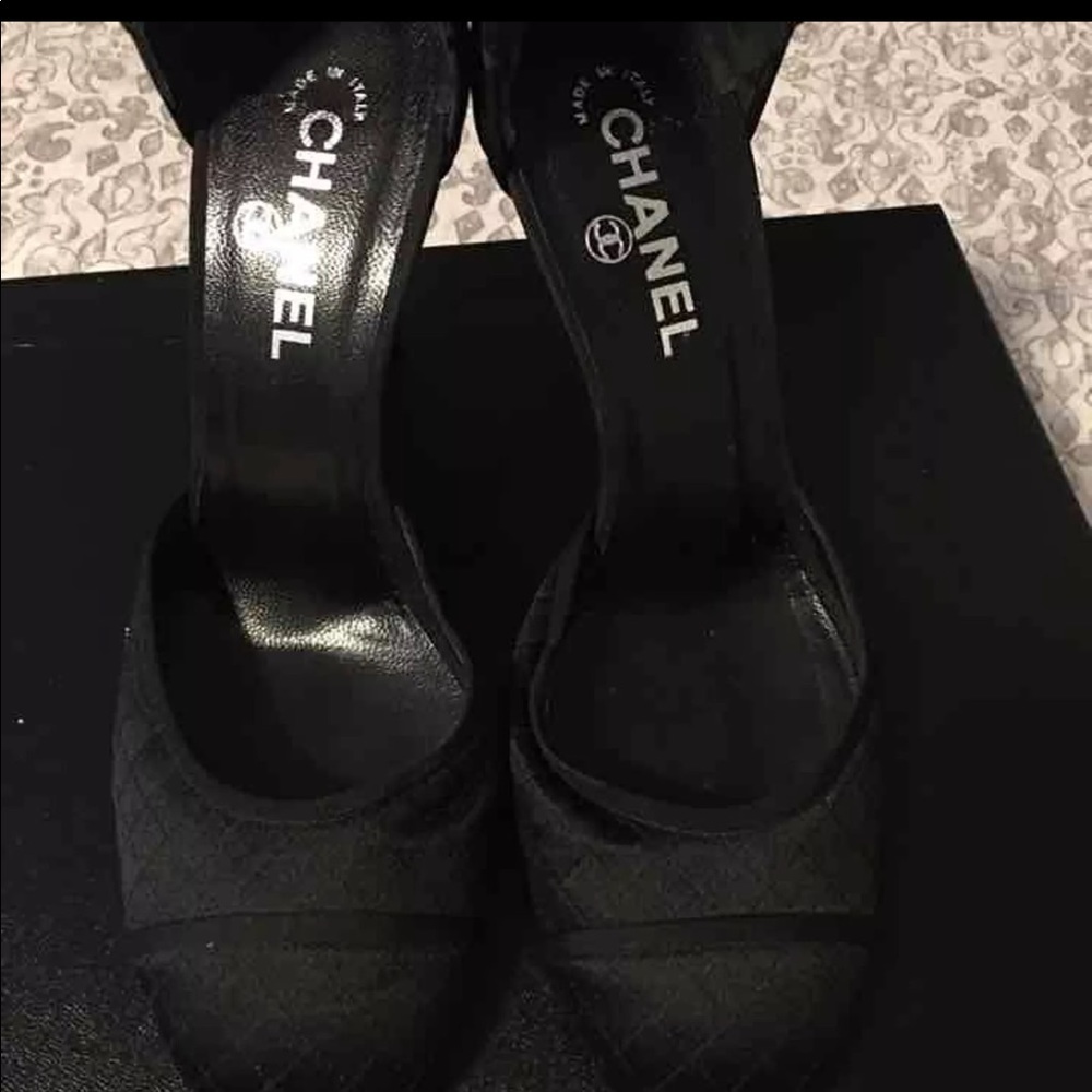 CHANEL PUMPS
