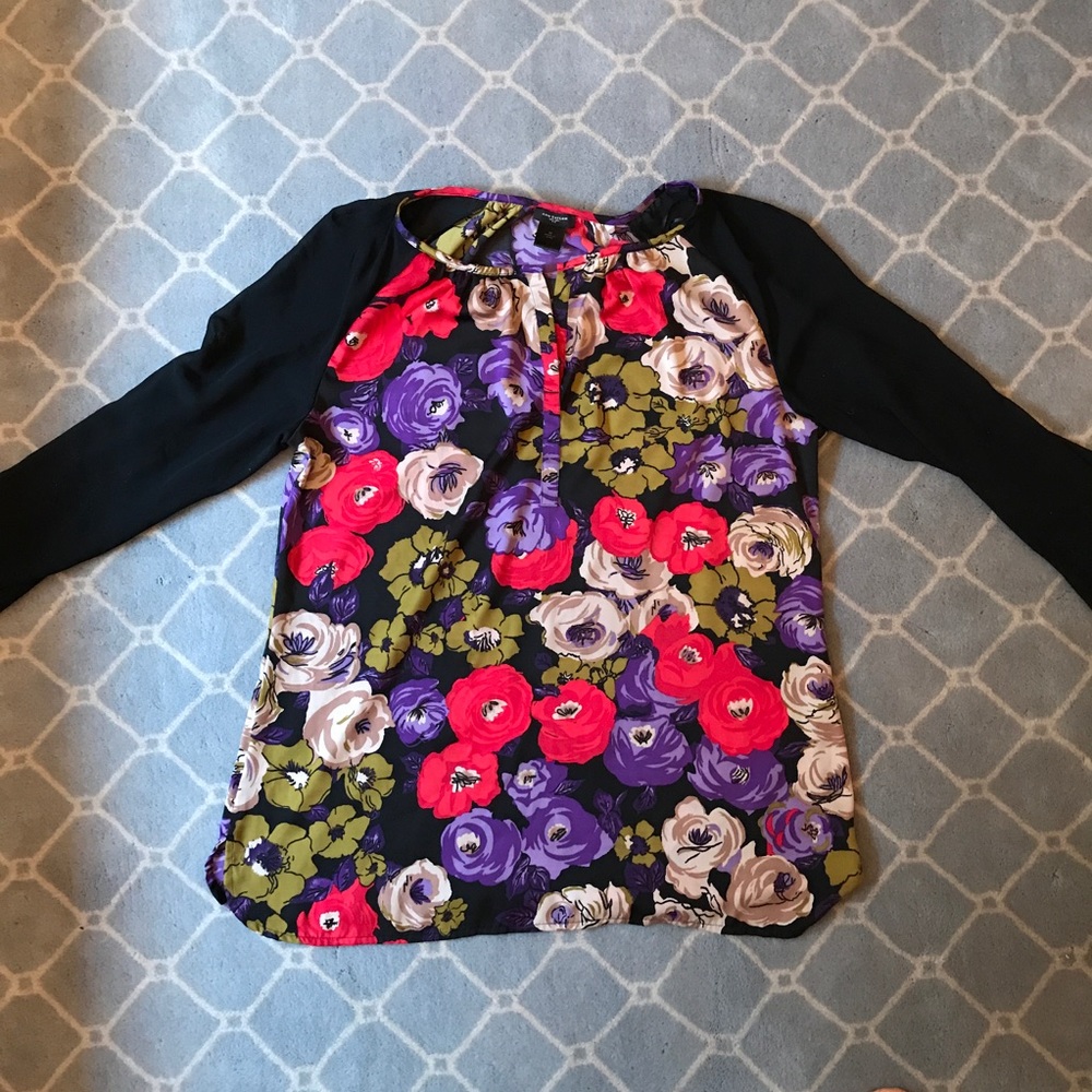Ann Taylor floral tip size M