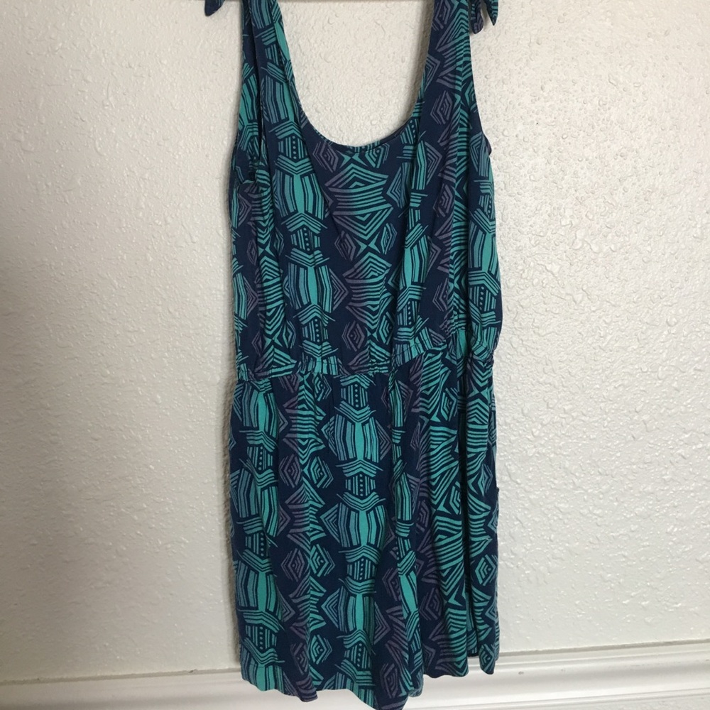 Vintage patterned romper with pockets