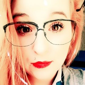 Meet your Posher, Lacey