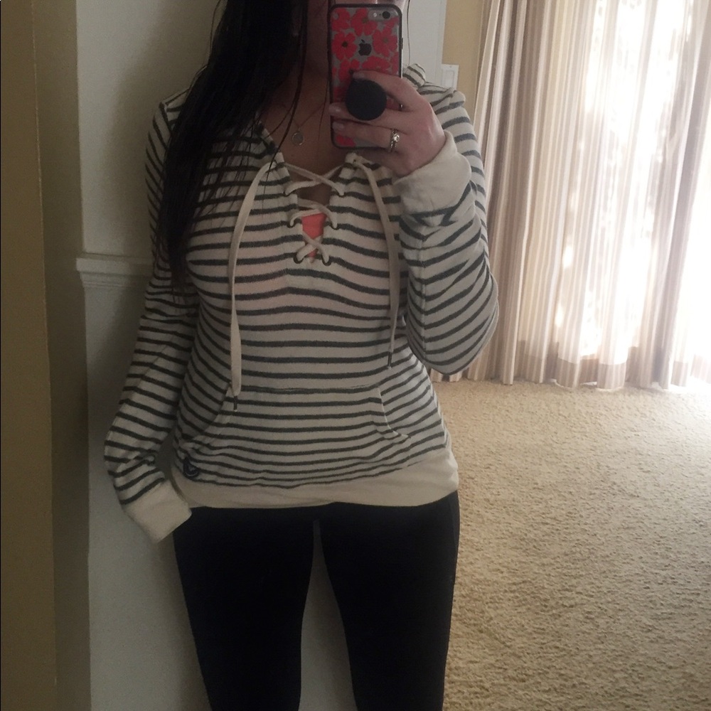 Hooded Roxy sweater - Picture 3 of 4